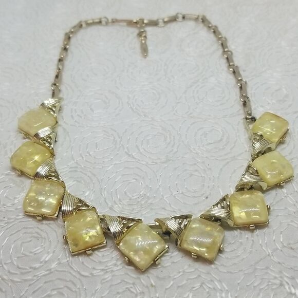 Coro Lucite Necklace Vintage Yellow Vintage Square Gold tone Link - Picture 2 of 9
